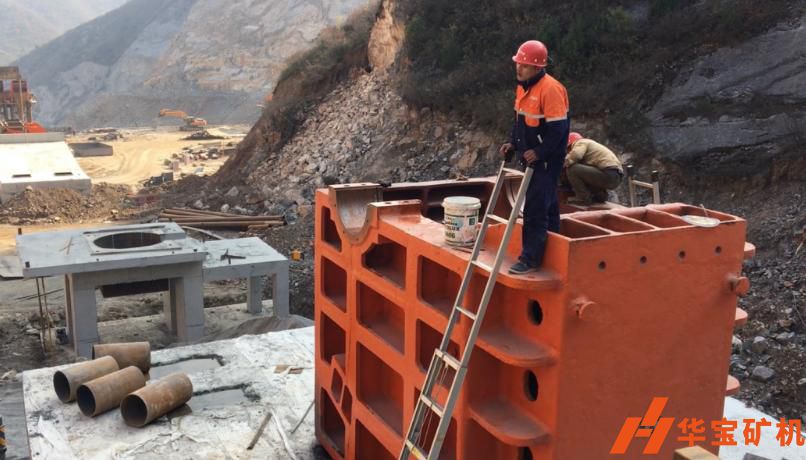 陜西寶雞市順通達礦業(yè)時產(chǎn)1000噸破碎機 陜西寶雞市順通達礦業(yè)時產(chǎn)1000噸破碎機