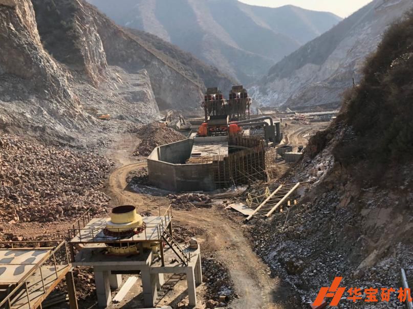 陜西寶雞市順通達礦業(yè)時產(chǎn)1000噸破碎機 陜西寶雞市順通達礦業(yè)時產(chǎn)1000噸破碎機