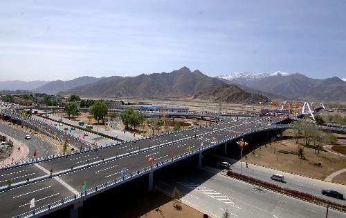 西藏規(guī)模最大的環(huán)保型砂石系統(tǒng)建設(shè)運行!